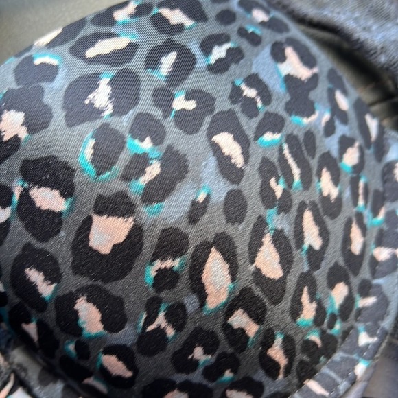 Victoria’s Secret | Very Sexy Push-up Gray Leopard Print Bra 32C - Picture 6 of 8
